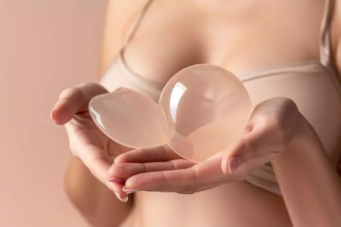 Why Choose Resplendent Cosmetic for Breast Augmentation in Delhi?